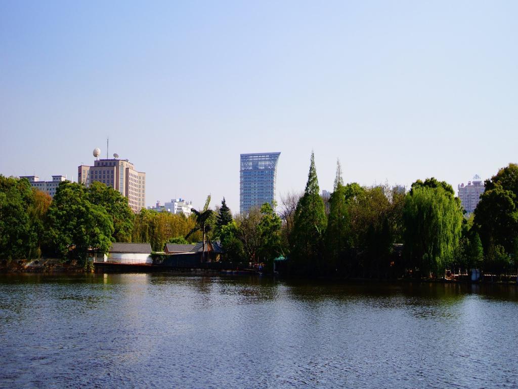 Dynasty International Hotel Kunming Exterior foto
